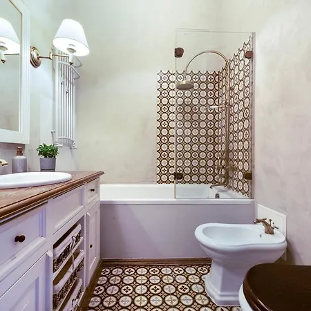 Apartmán Grand Theatre Premium Apartment. Super Central.